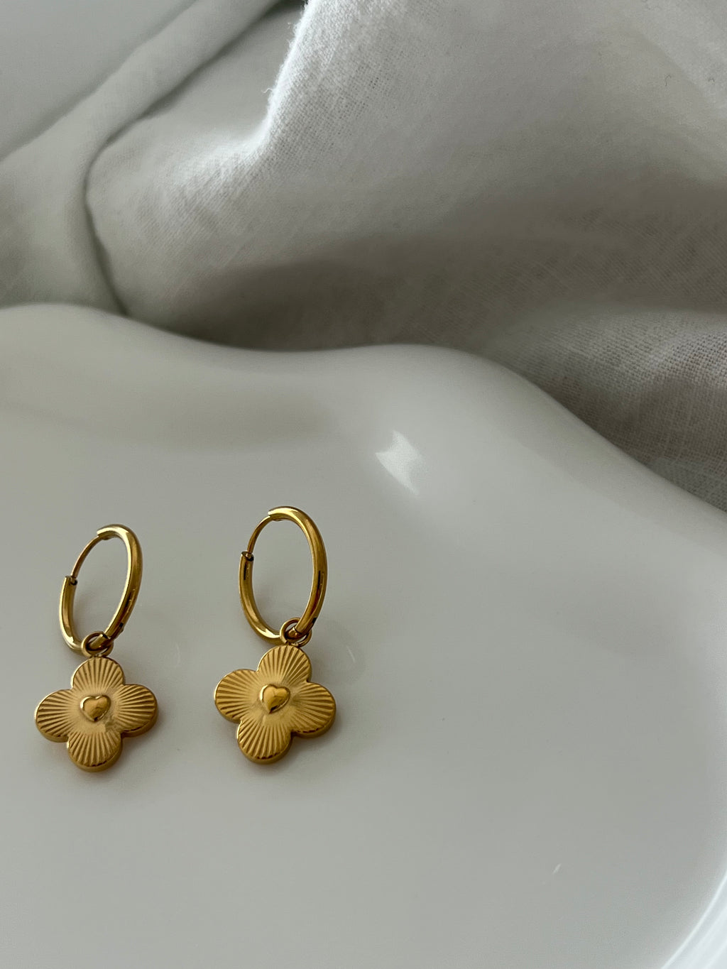 Amira Clover Earrings