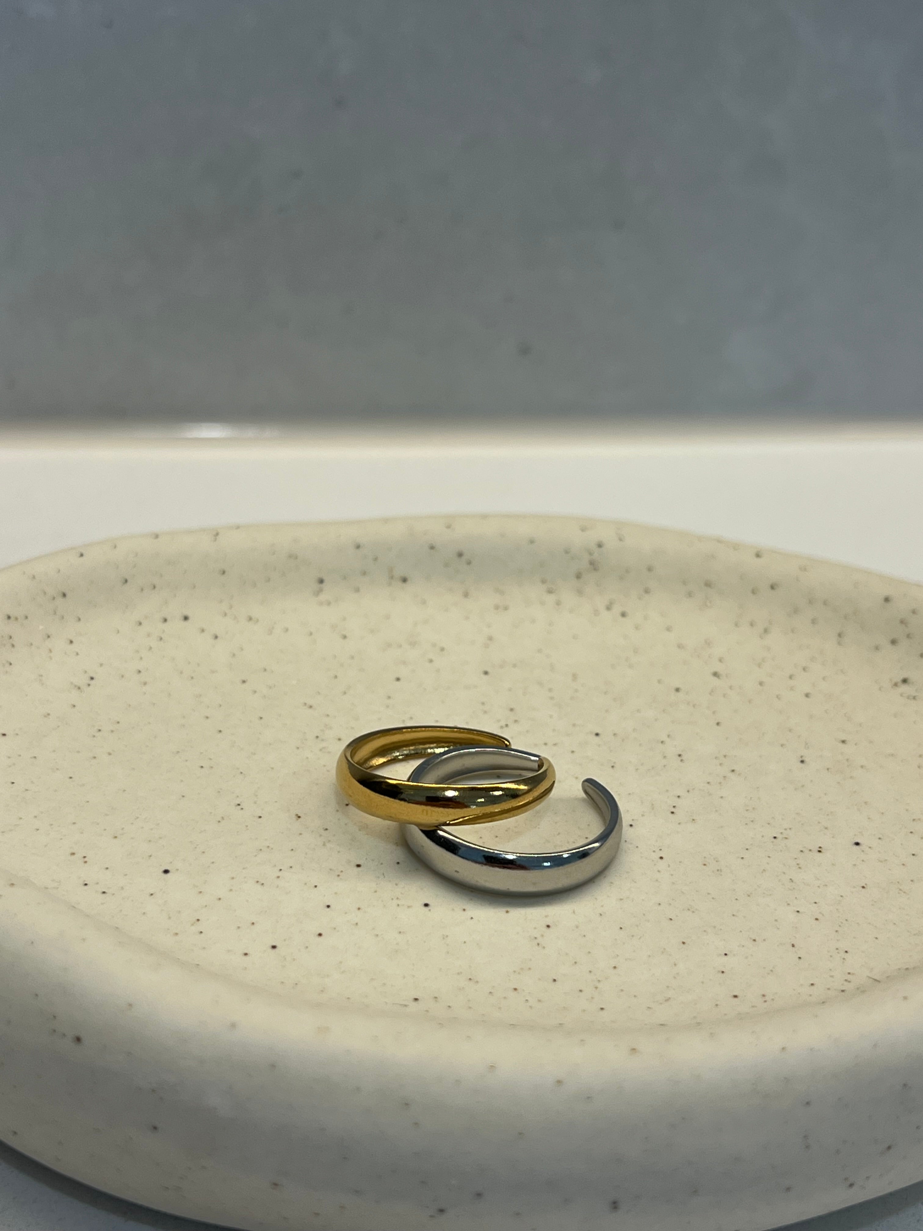 The Aura sun & moon rings
