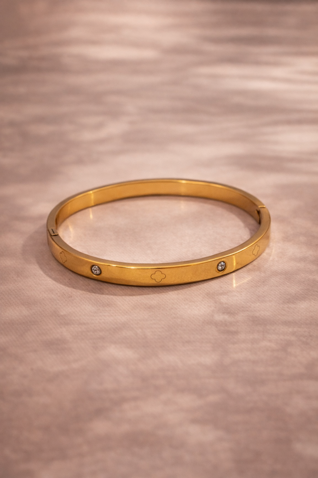 Hope Clover Bangle