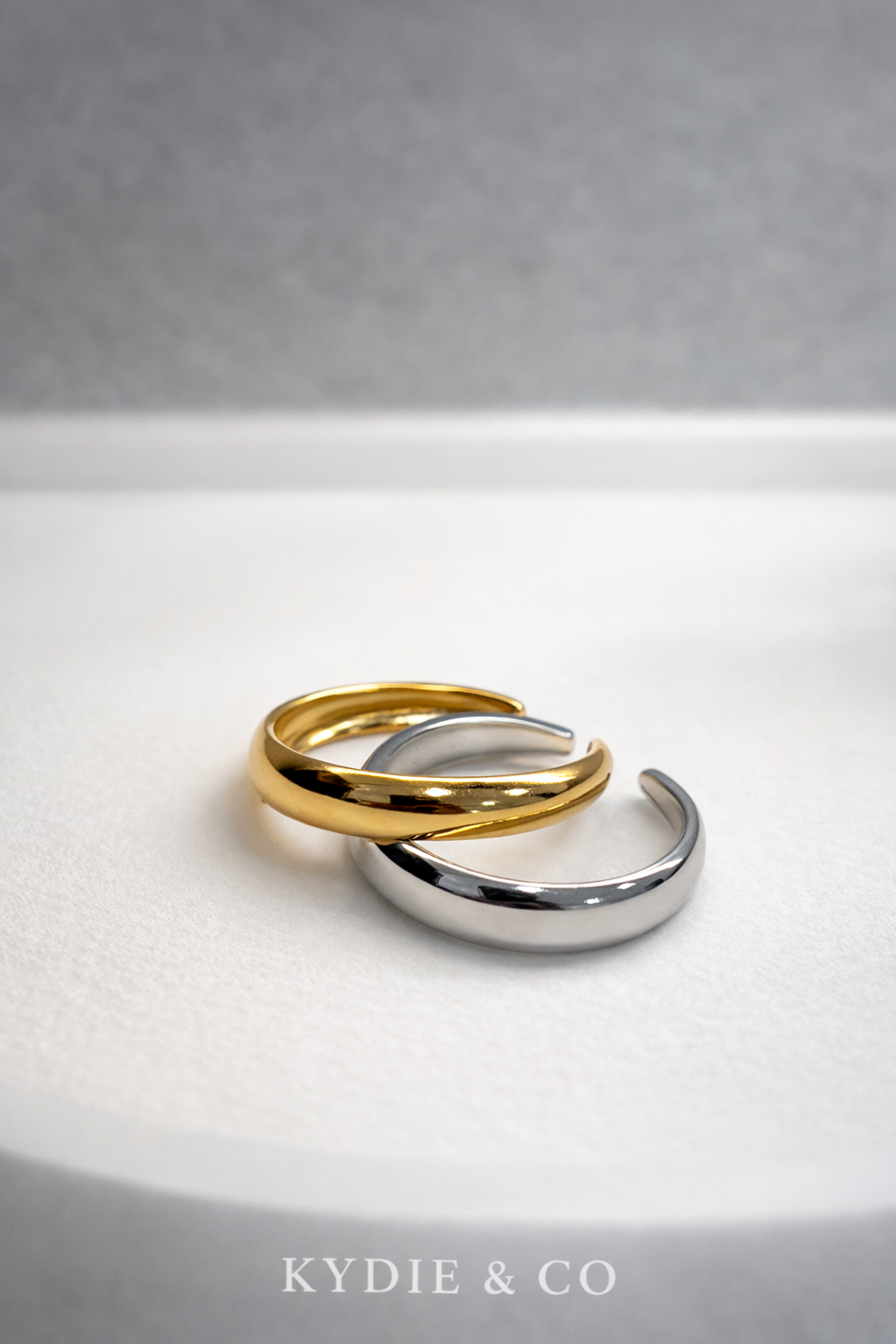 The Aura sun & moon rings