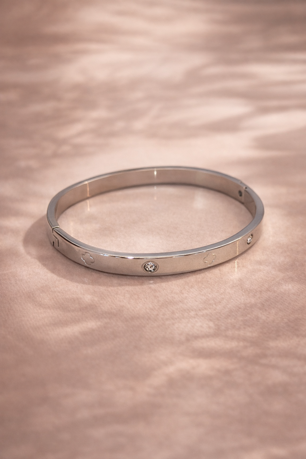 Hope Clover Bangle