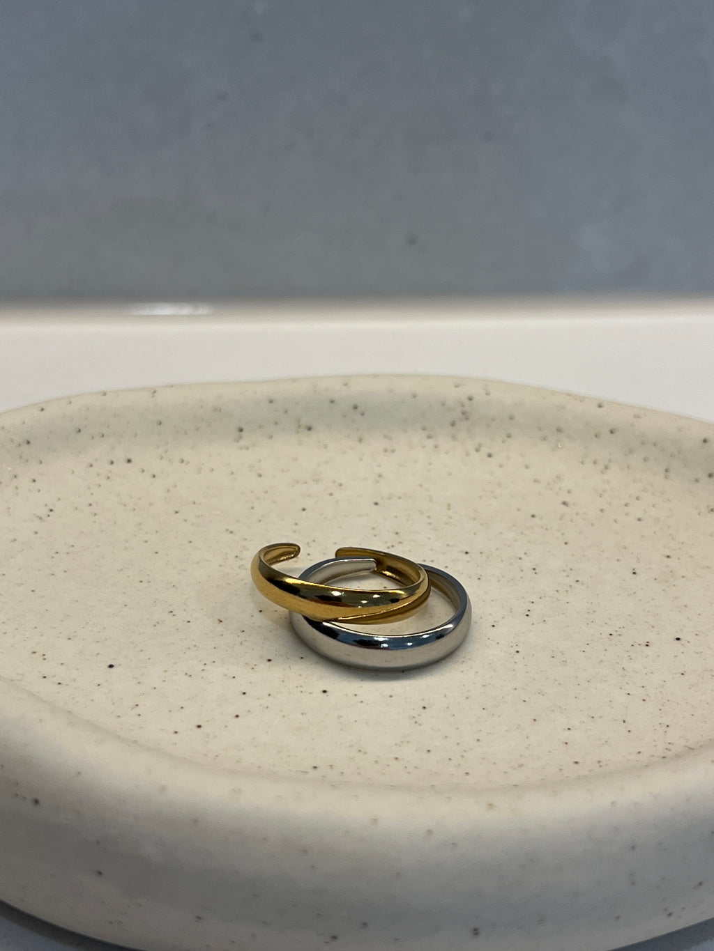 The Aura sun & moon rings