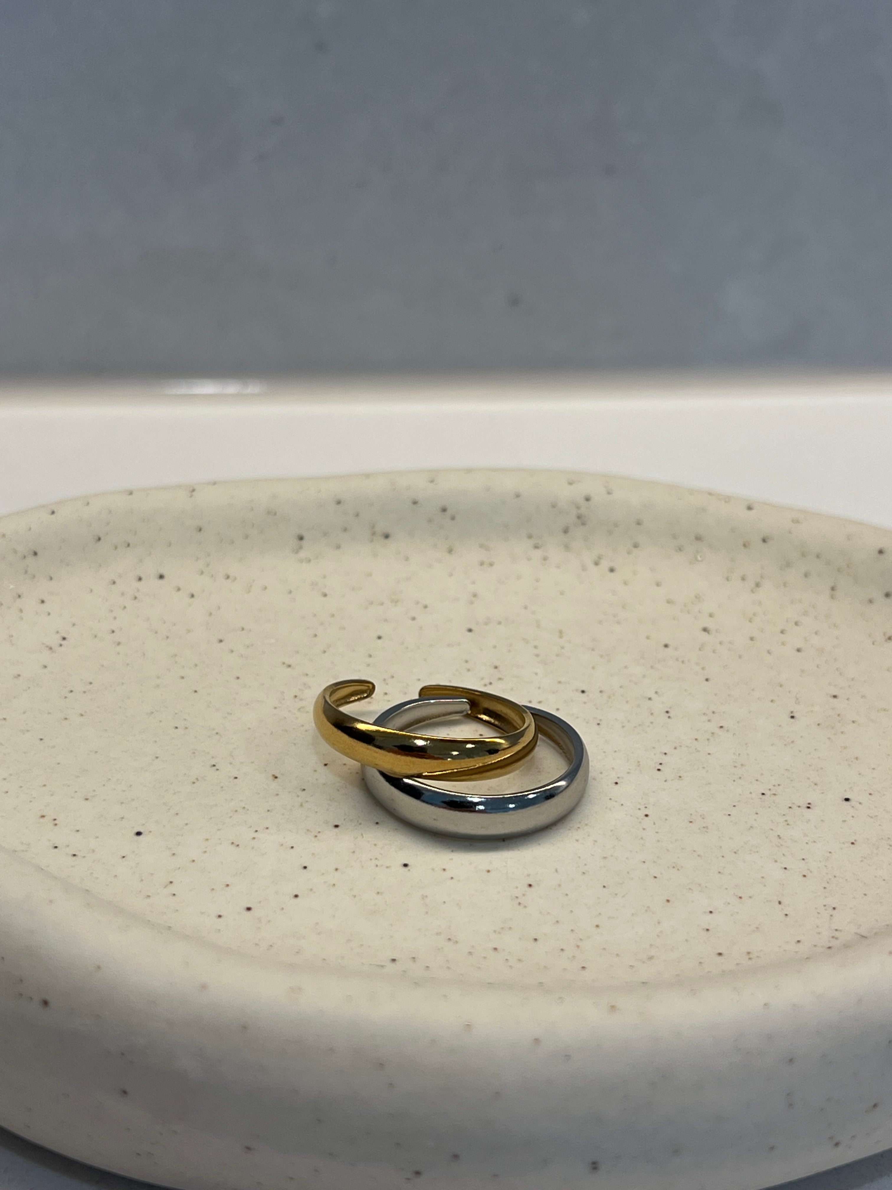 The Aura sun & moon rings