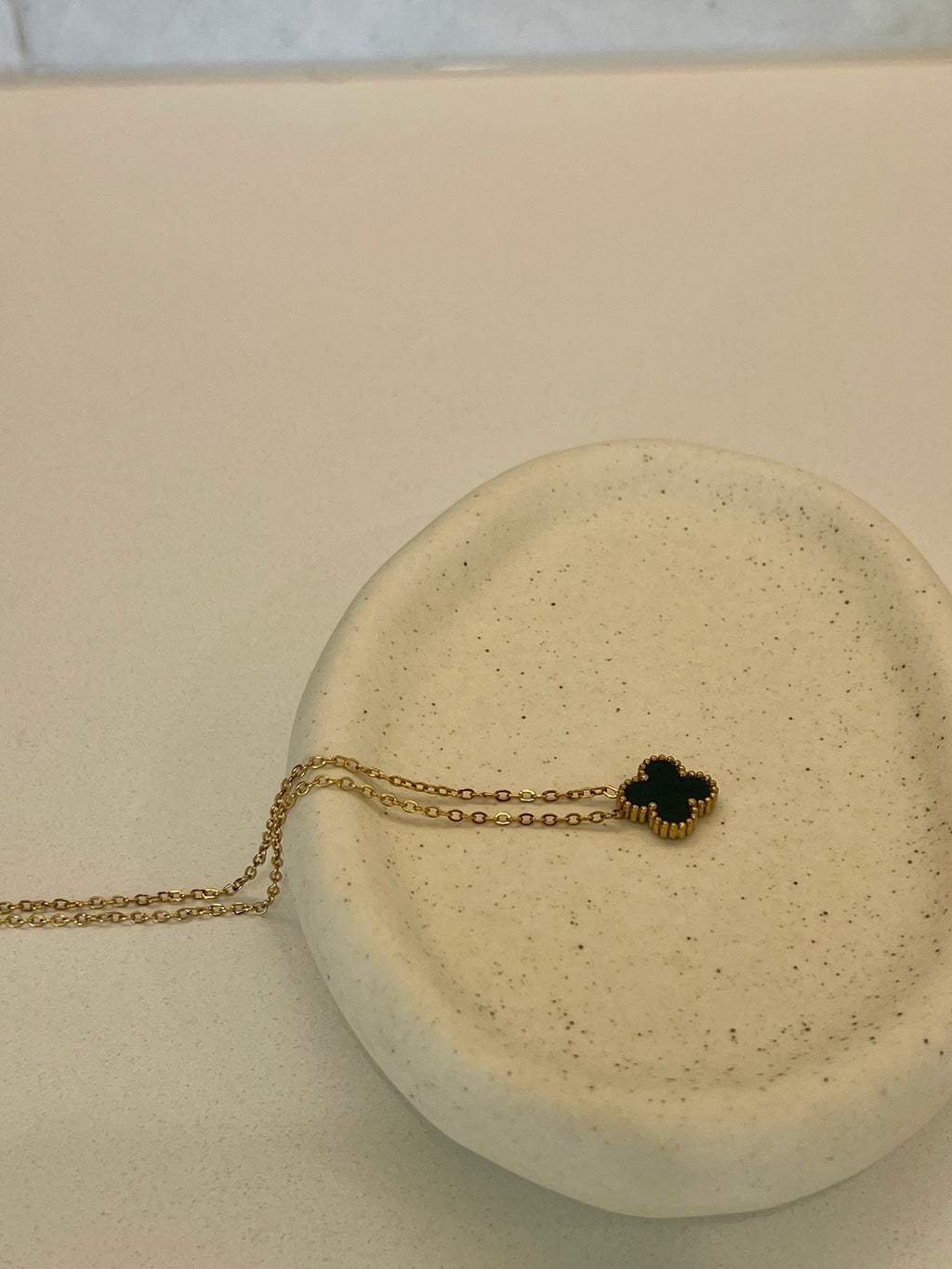 Avani Clover Necklace - Black