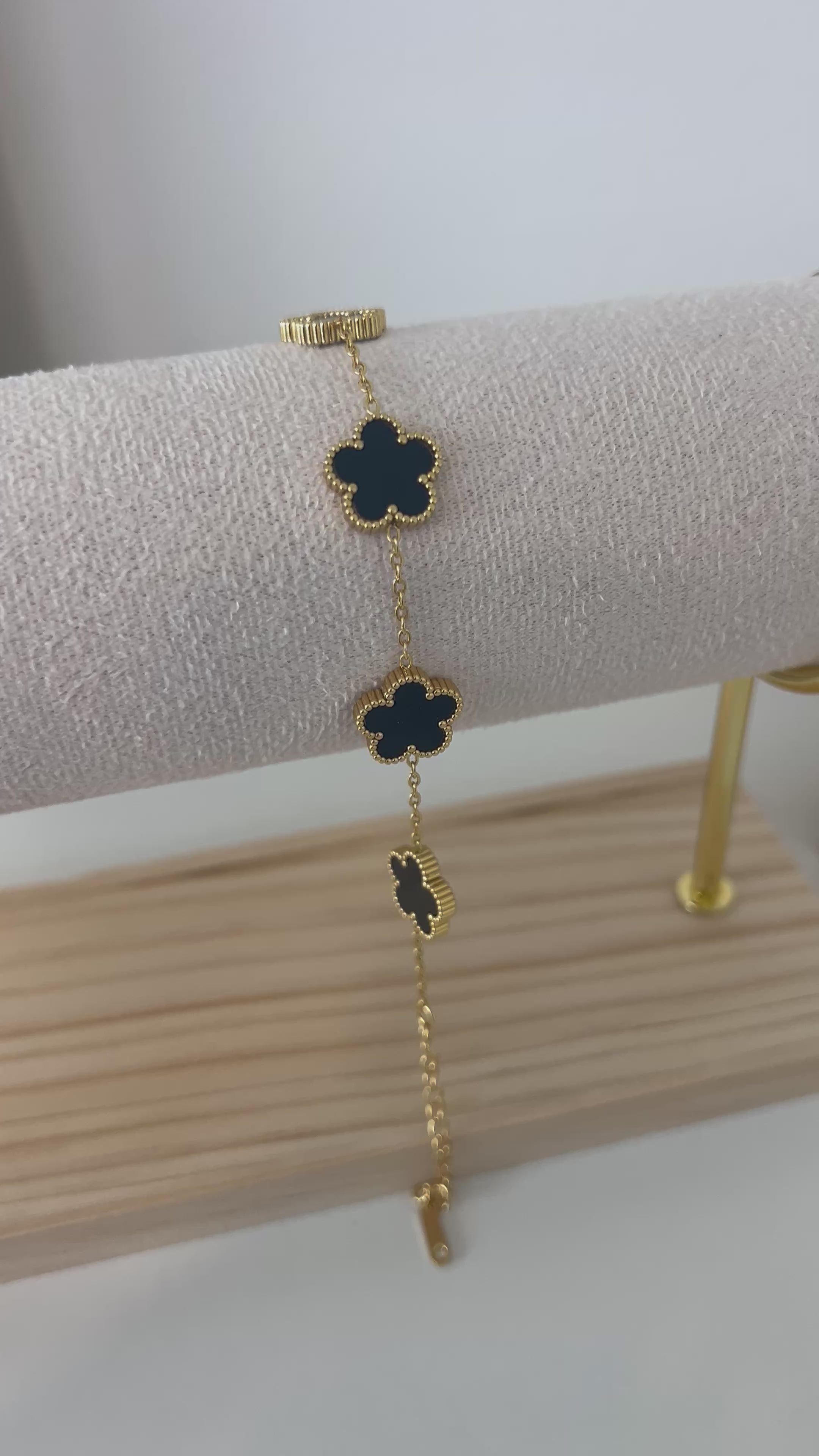 Ellie Clover Bracelet - Black