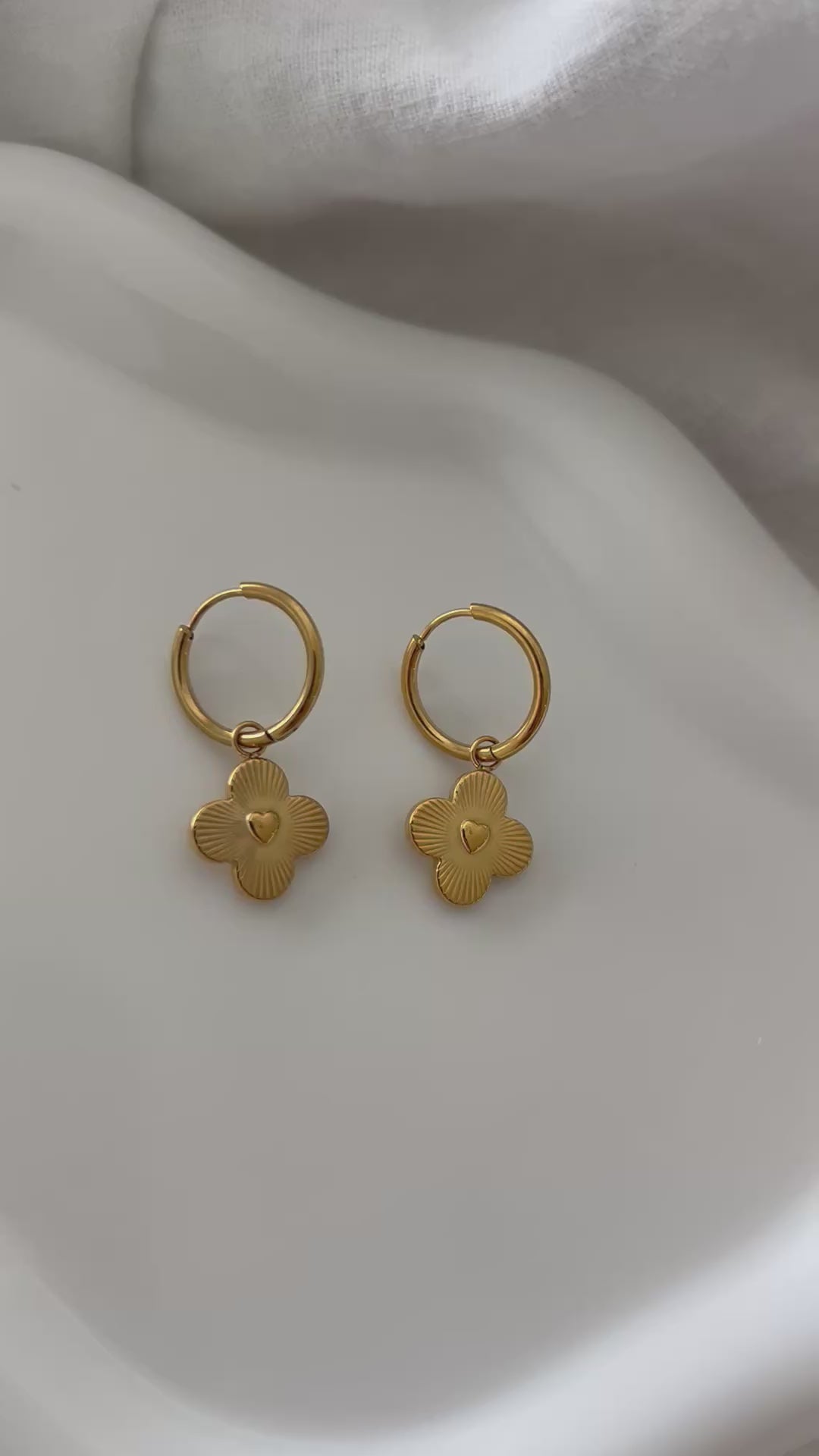 Amira Clover Earrings